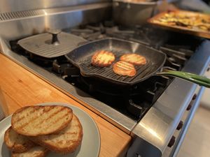 Grilling bread on the stovetop