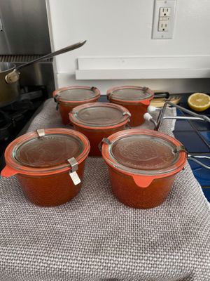 Canned apricot jam
