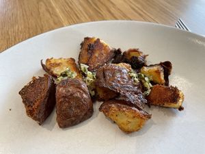 Crispy roast potatoes